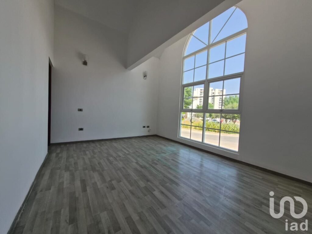 CASA EN VENTA EN ALTO LAGO CON RECAMARA EN PLANTA BAJA Y BANO COMPLETO