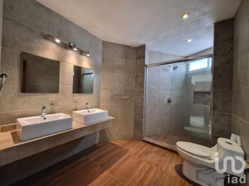 CASA EN VENTA EN ALTO LAGO CON RECAMARA EN PLANTA BAJA Y BANO COMPLETO