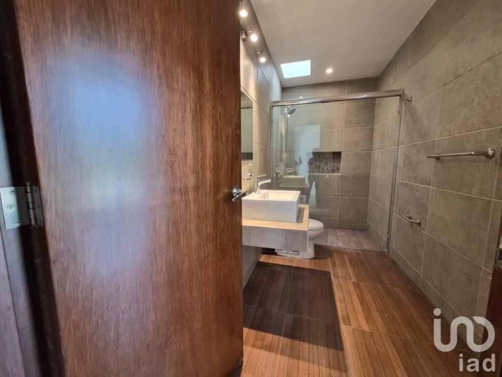 CASA EN VENTA EN ALTO LAGO CON RECAMARA EN PLANTA BAJA Y BANO COMPLETO