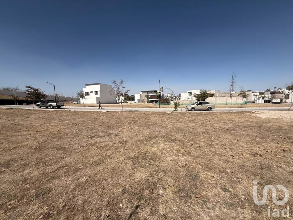 TERRENO EN PARQUE ALVEA, LOMAS DE ANGELOPOLIS