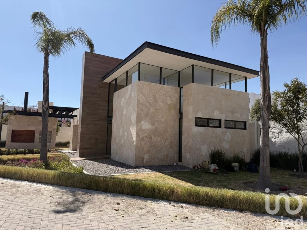 TERRENO EN PARQUE ALVEA, LOMAS DE ANGELOPOLIS