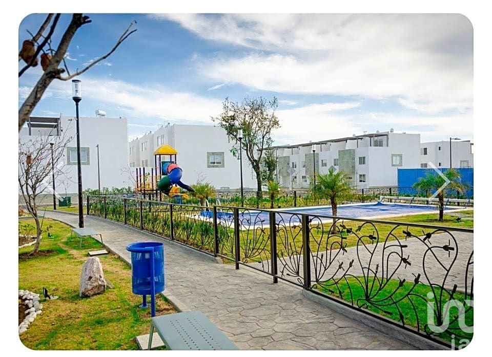 CASA EN VENTA EN FRACC CON ALBERCA EN CUAUTLANCINGO