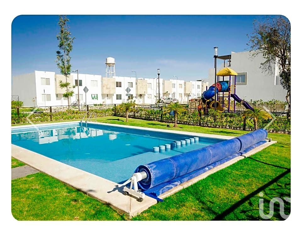 CASA EN VENTA EN FRACC CON ALBERCA EN CUAUTLANCINGO