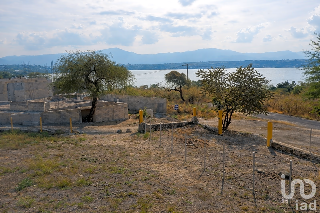 Terreno en Venta en Tequesquitengo, Morelos con vista al lago
