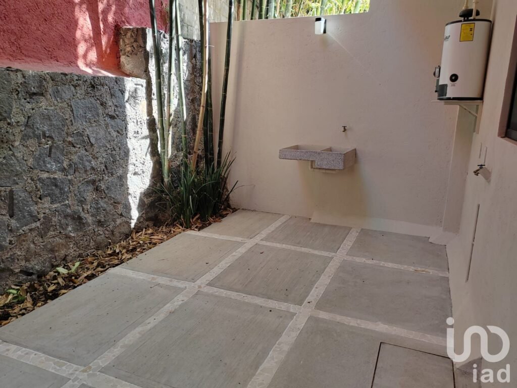 Casa nueva en Acapantzingo en privada con alberca y roof garden