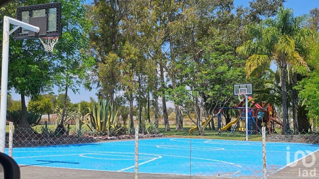 Terreno escriturado en Faro de los Cisnes Primera Etapa ¡Listo para construir!