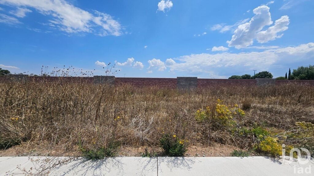 Terreno escriturado en Faro de los Cisnes Primera Etapa ¡Listo para construir!