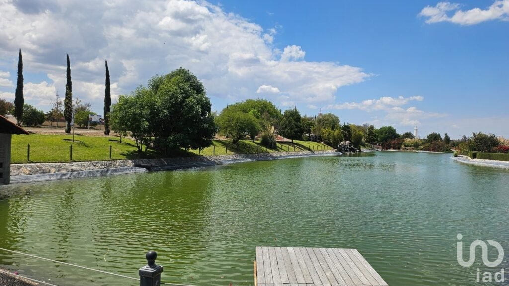 Terreno escriturado en Faro de los Cisnes Primera Etapa ¡Listo para construir!
