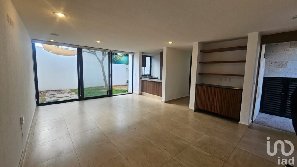 Casa en Renta El Refugio Privada El Milagro con Alberca y Vigilancia