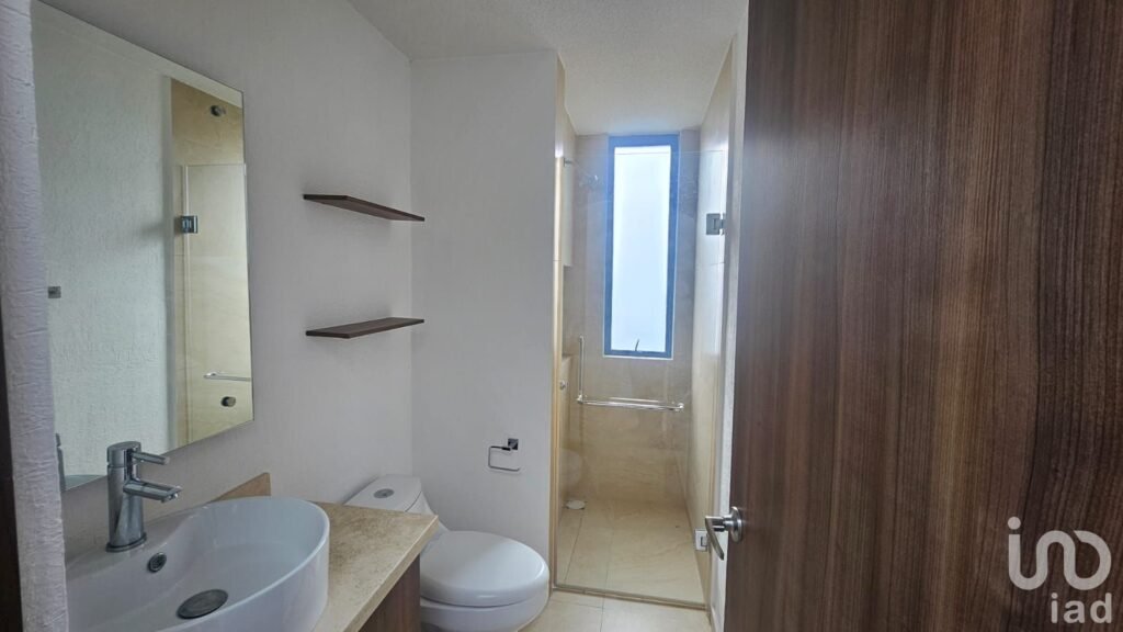 Casa en Renta El Refugio Privada El Milagro con Alberca y Vigilancia