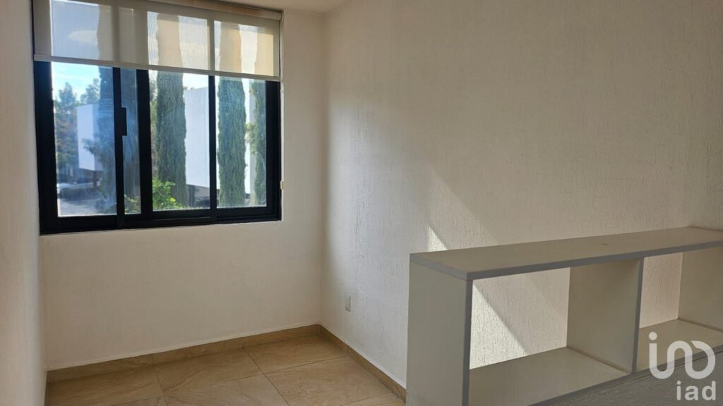 Casa en Renta El Refugio Privada El Milagro con Alberca y Vigilancia