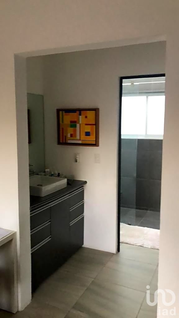 CASA EN FRACCIONAMIENTO ARBOLADO, FRESCO, CON ACCESO CONTROLADO Y VIGILANCIA