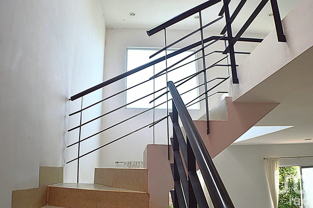 Casa Luz en Venta ubicada en Loma del Padre enfrente de Alaia en privada con seguridad y alberca