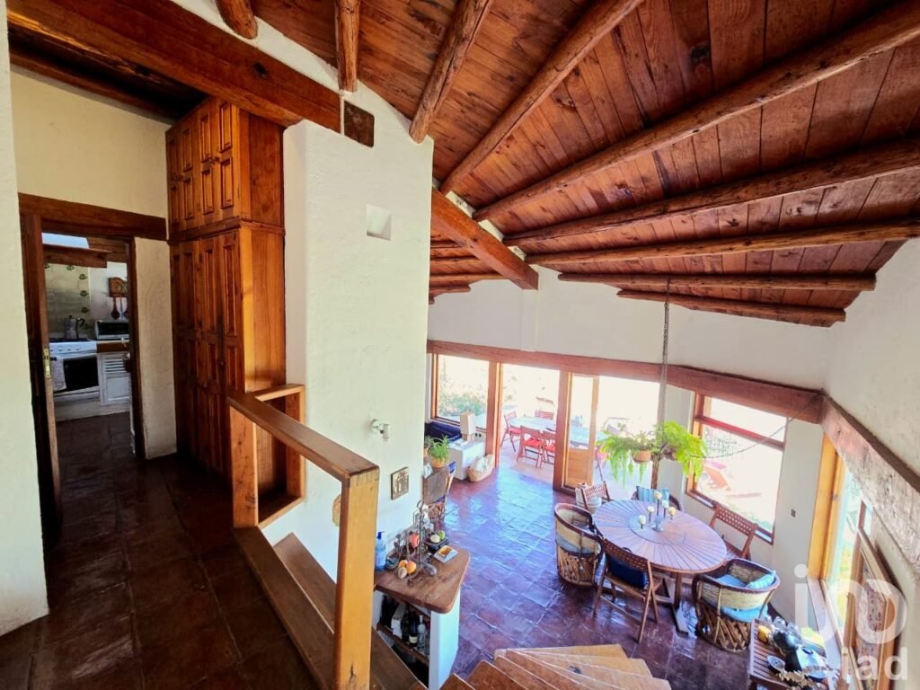 Casa en venta vista panoramica sobre el lago. La Peña Valle de Bravo.