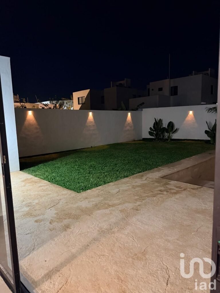 CASA EN RENTA EN CAPRI CHOLUL, MÉRIDA YUCATÁN.