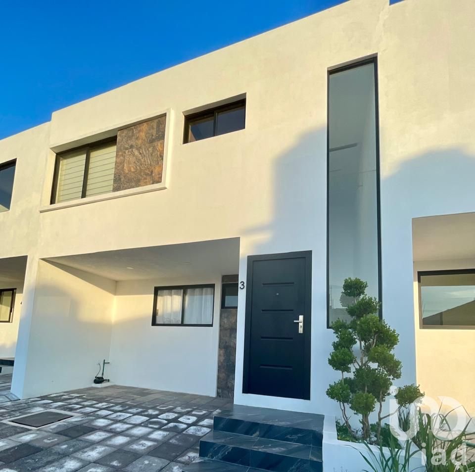 SE VENDE CASA CON MUY BONITOS ACABADOS EN COL ROMERO VARGAS EN PUEBLA