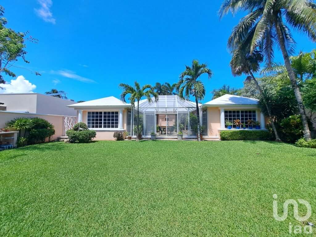 CASA EN VENTA -  RESIDENCIAL CAMPESTRE CANCUN