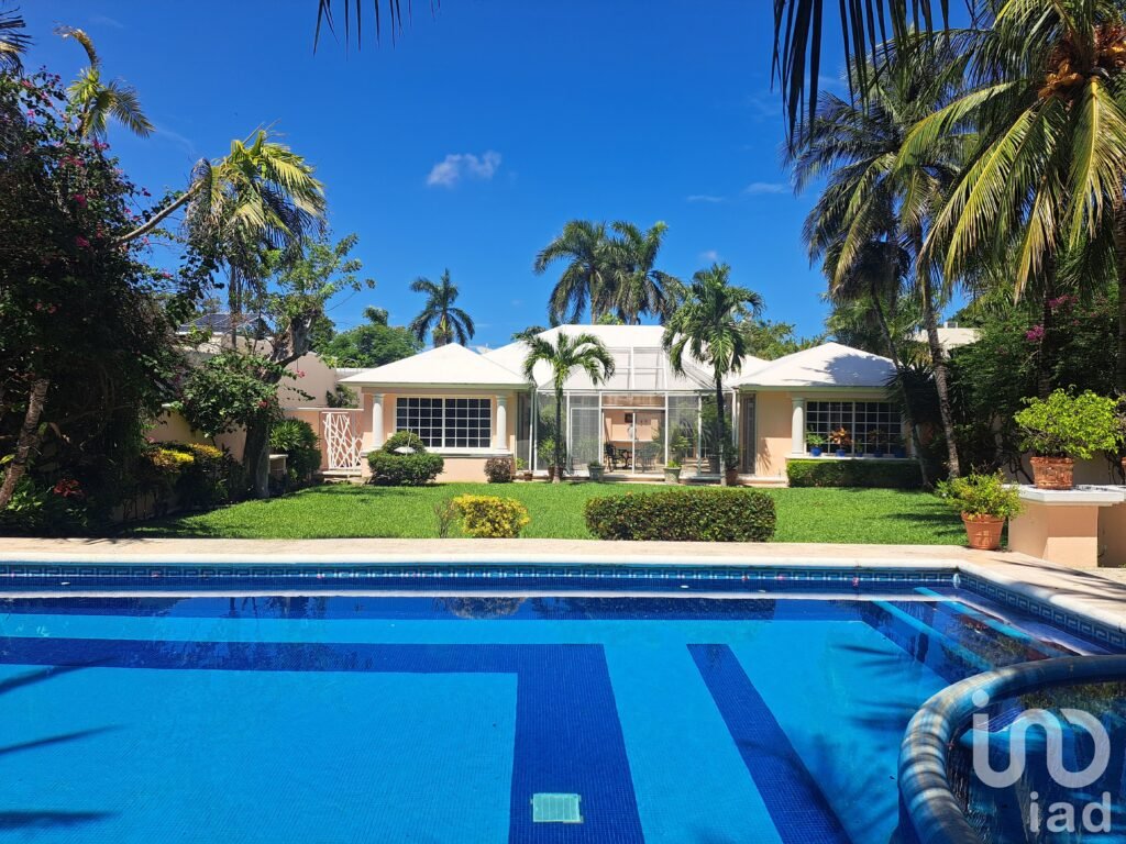 CASA EN VENTA -  RESIDENCIAL CAMPESTRE CANCUN