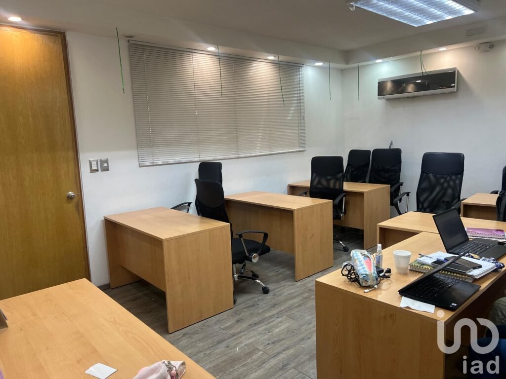 SE VENDE oficina/escuela en esquina calle Tajin Colonia Narvarte