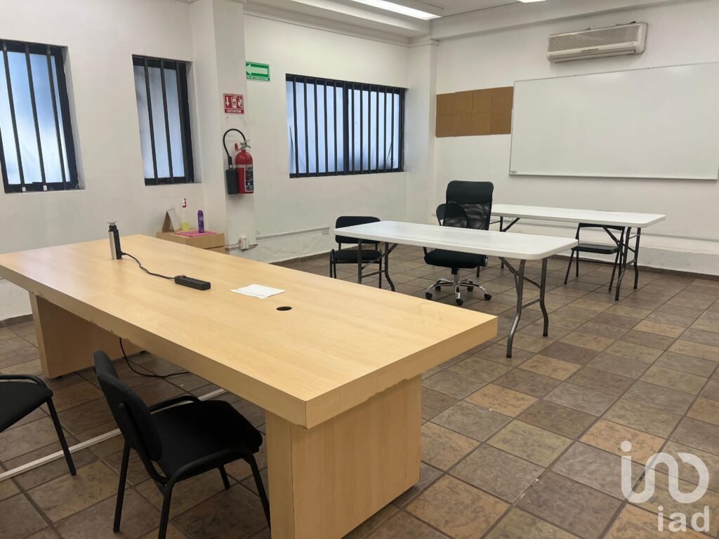 SE VENDE oficina/escuela en esquina calle Tajin Colonia Narvarte
