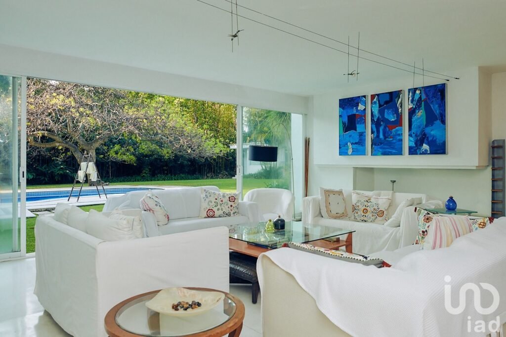 Venta de casa de ensueño en jardines de ahuatepec Cuernavaca Morelos, Luz, Gran jardin y encanto !!