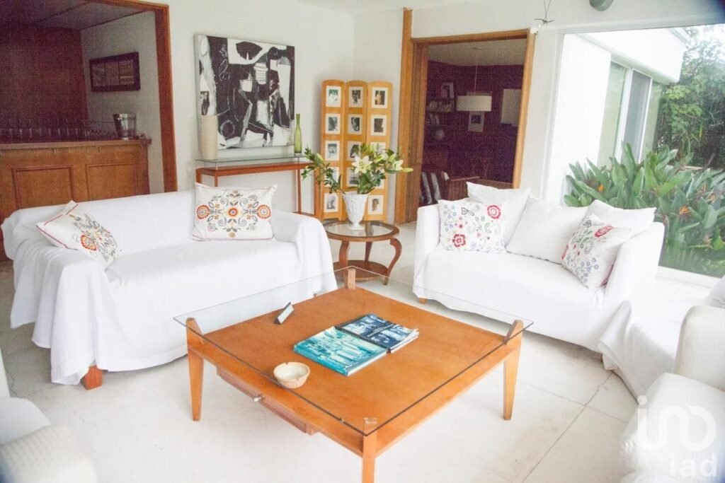 Venta de casa de ensueño en jardines de ahuatepec Cuernavaca Morelos, Luz, Gran jardin y encanto !!
