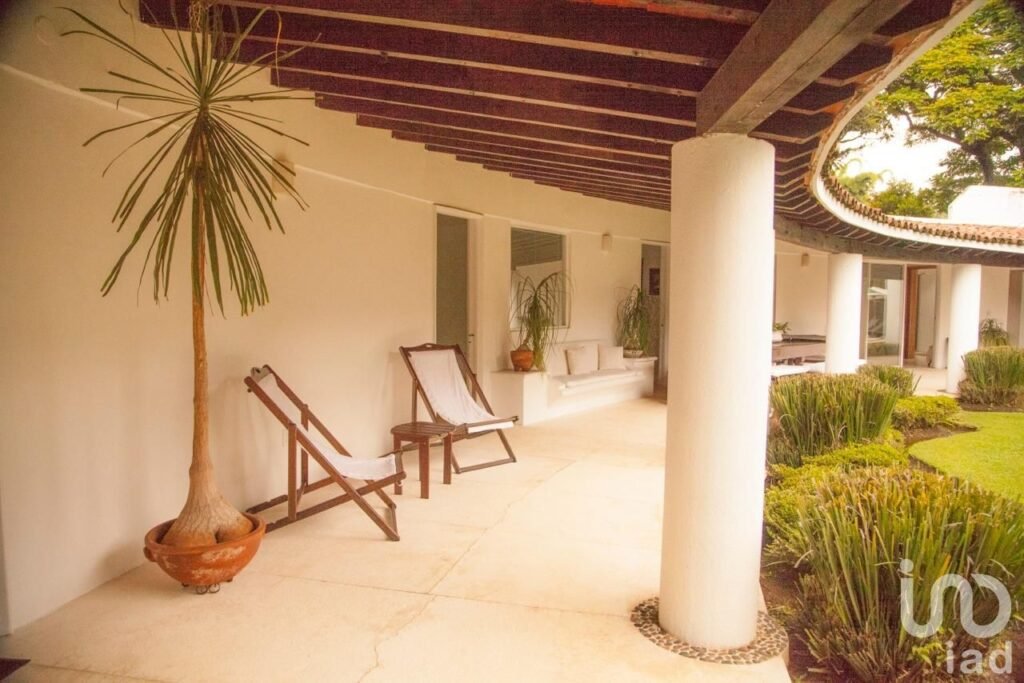 Venta de casa de ensueño en jardines de ahuatepec Cuernavaca Morelos, Luz, Gran jardin y encanto !!