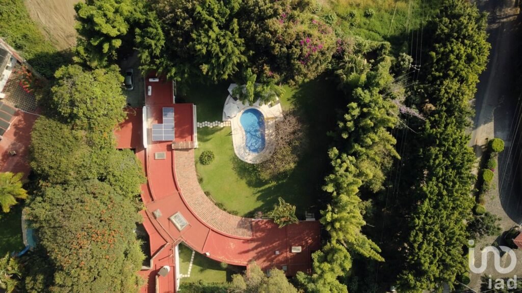 Venta de casa de ensueño en jardines de ahuatepec Cuernavaca Morelos, Luz, Gran jardin y encanto !!