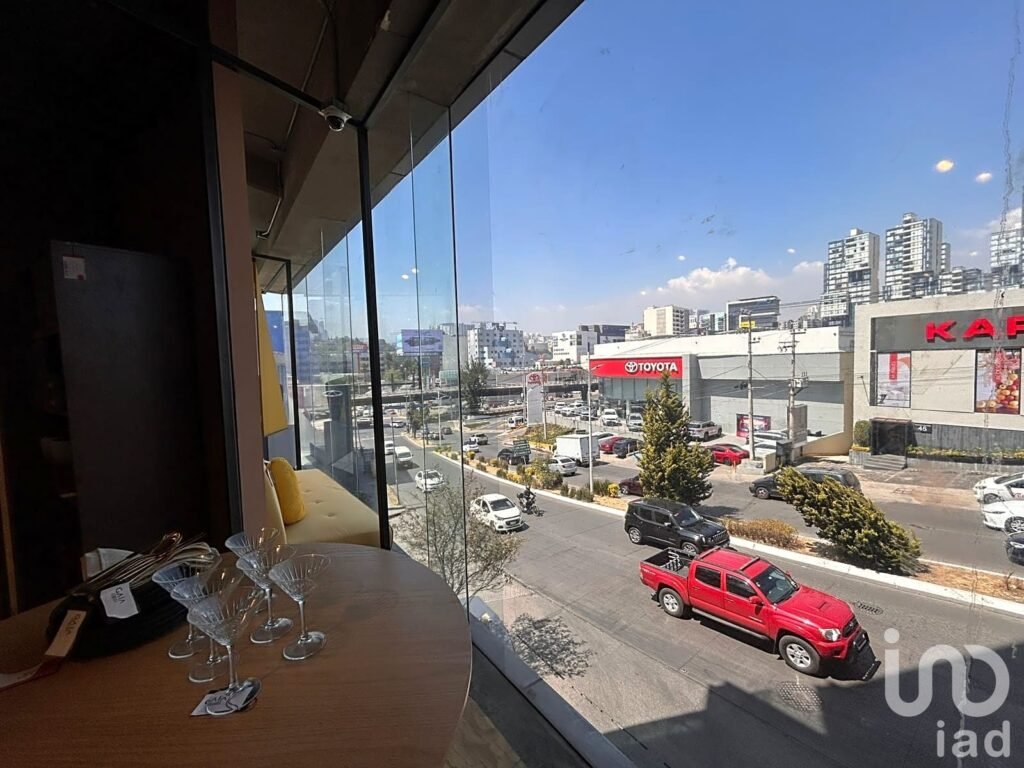 Local comercial premium en esquina enrenta en Interlomas