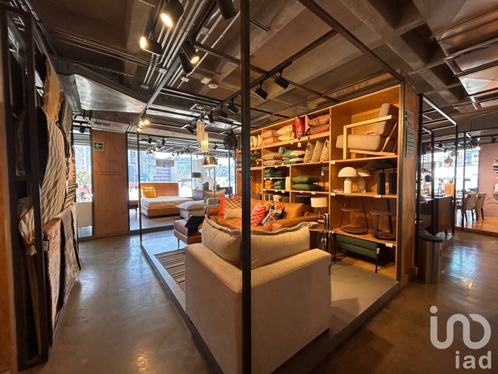 Local comercial premium en esquina enrenta en Interlomas