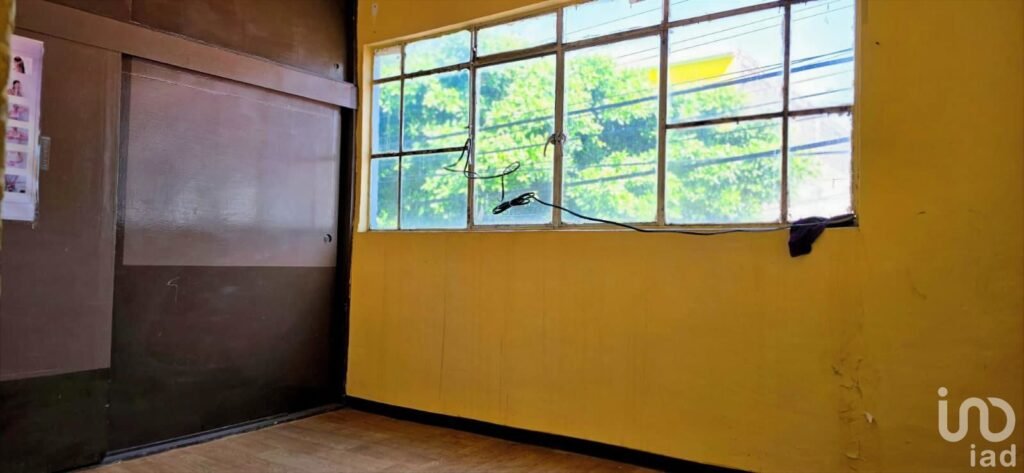 Casa en venta para remodelar en la colonia Santa Anita, Iztacalco, Ciudad de México