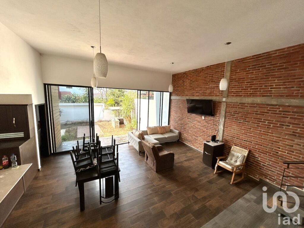 Casa en venta con estilo moderno en Cuernavaca