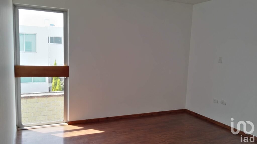 CASA EN RENTA CON AMPLIO JARDÍN EN ZONA ZEREZOTLA