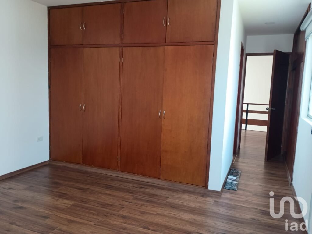 CASA EN RENTA CON AMPLIO JARDÍN EN ZONA ZEREZOTLA