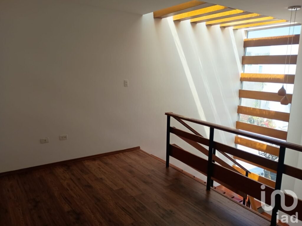 CASA EN RENTA CON AMPLIO JARDÍN EN ZONA ZEREZOTLA