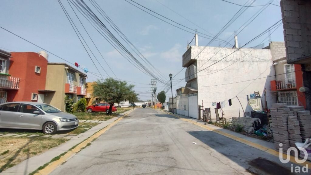 CASA EN VENTA EN FRACCIONAMIENTO LOS SAUCES, ZUMPANGO,ESTADO DE MÉXICO