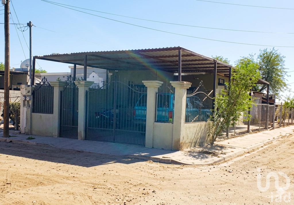 CASA EN VENTA EN PORTALES 4, MEXICALI.