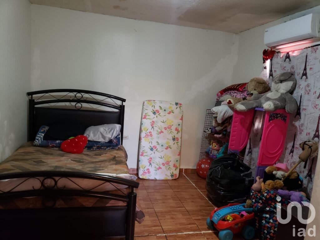CASA EN VENTA EN PORTALES 4, MEXICALI.