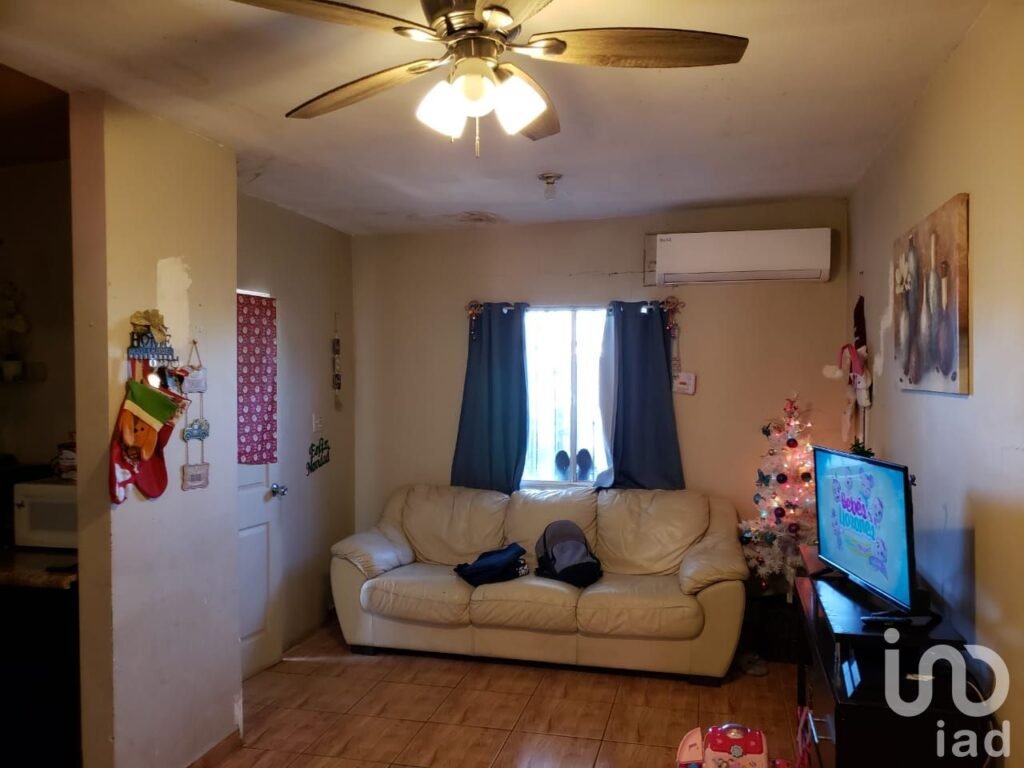 CASA EN VENTA EN PORTALES 4, MEXICALI.