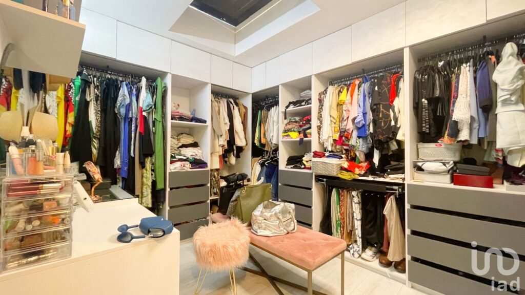 Casa 397m² en Lomas Cascatta | Muros de Ladrillo