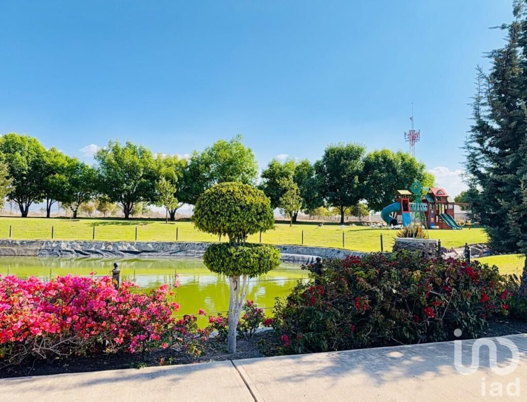 Terreno Venta Querétaro para ocupar tu Crédito Hipotecario o Infonavit, Fracc. El Faro de los Cisnes