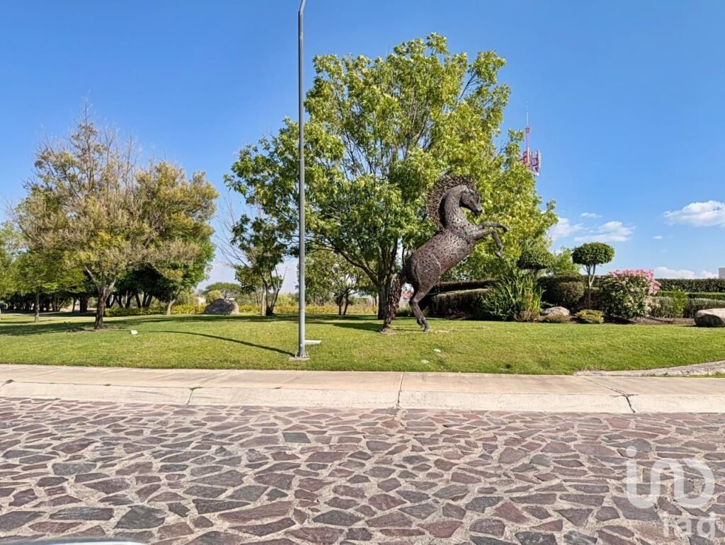 Terreno Venta Querétaro para ocupar tu Crédito Hipotecario o Infonavit, Fracc. El Faro de los Cisnes