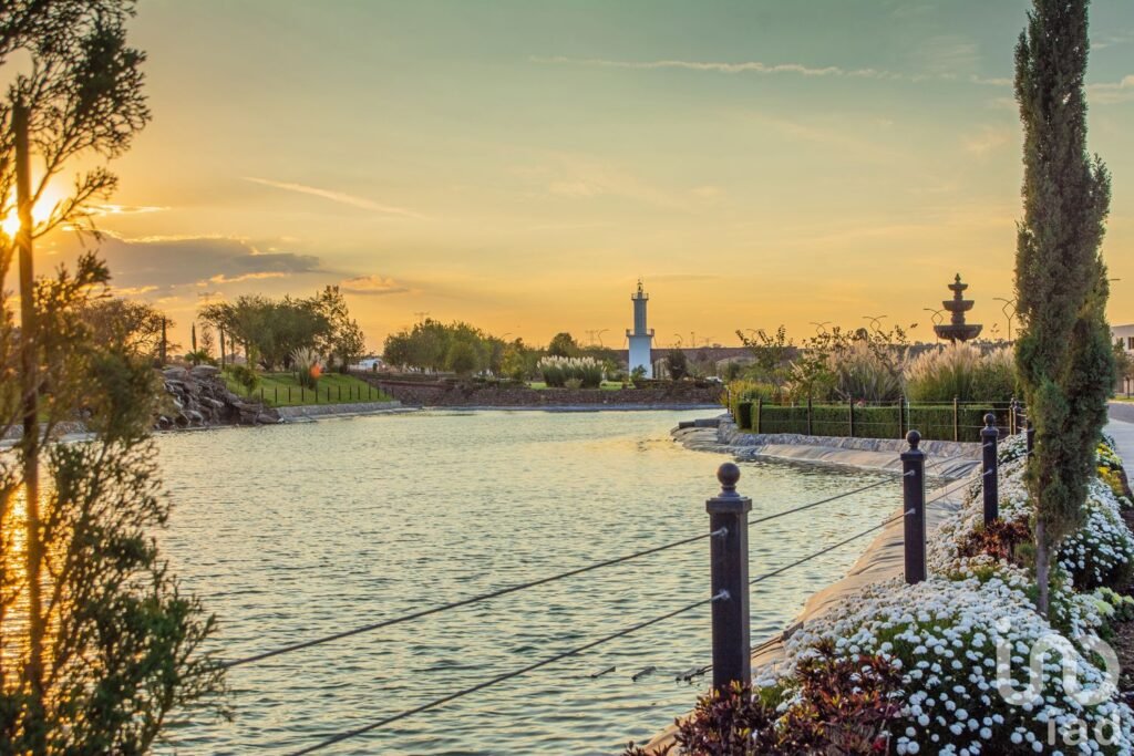 Terreno Venta Querétaro para ocupar tu Crédito Hipotecario o Infonavit, Fracc. El Faro de los Cisnes