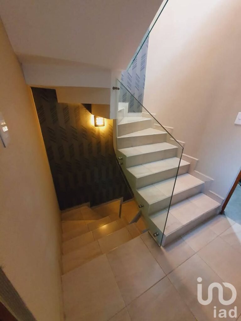 CASA AMUEBLADA EN RENTA, CON ROOF GARDEN EN ZONA VOLKSWAGEN, CUAUTLANCINGO.