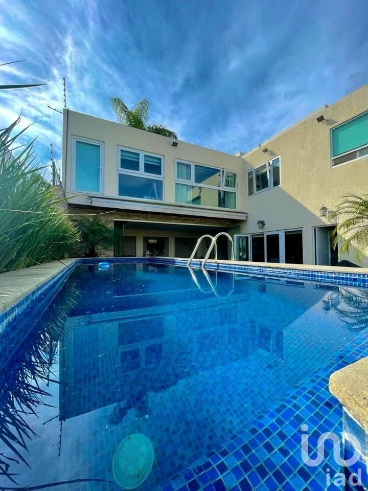 Casa en Venta en Privada Palmira Tinguindin Cuernavaca Mor