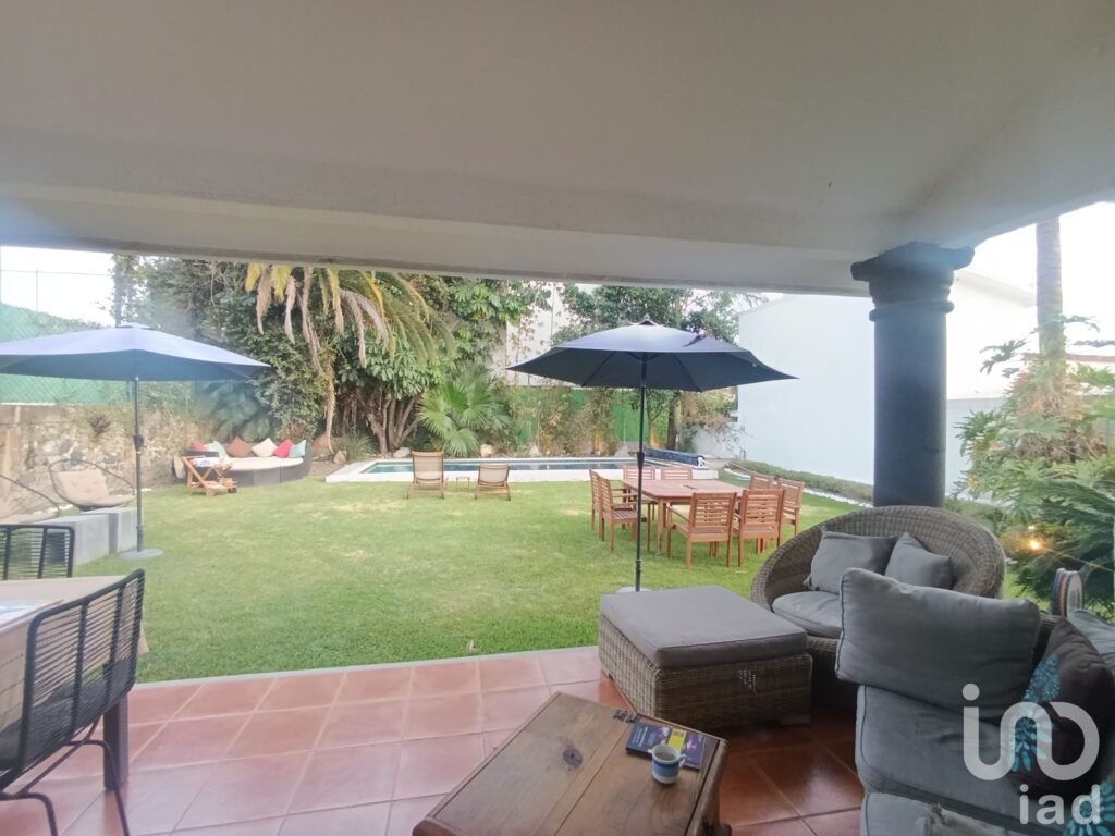 Casa con Alberca y Recamara en PB y Seguridad en Oaxtepec $5,500,000