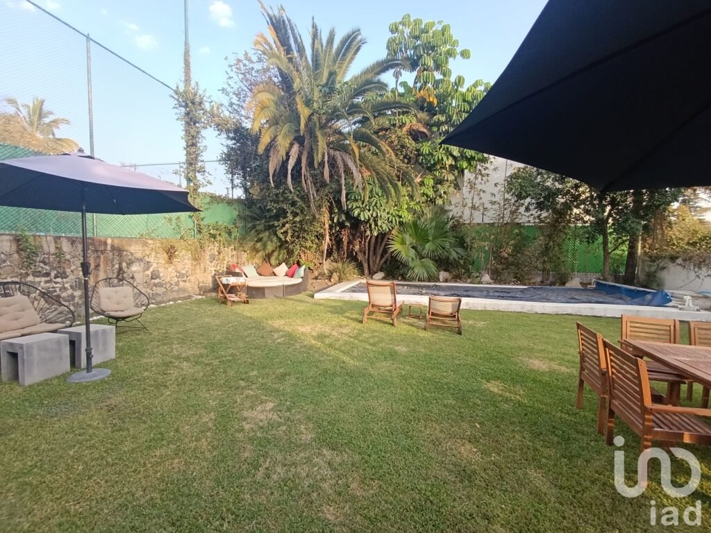 Casa con Alberca y Recamara en PB y Seguridad en Oaxtepec $5,500,000