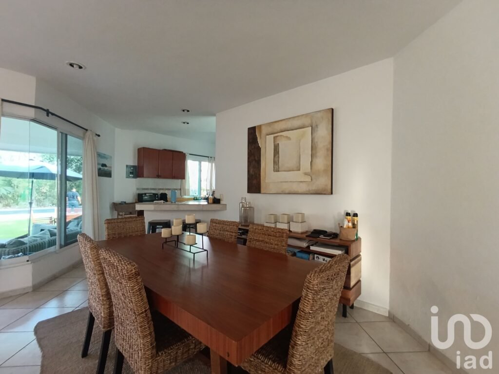 Casa con Alberca y Recamara en PB y Seguridad en Oaxtepec $5,500,000