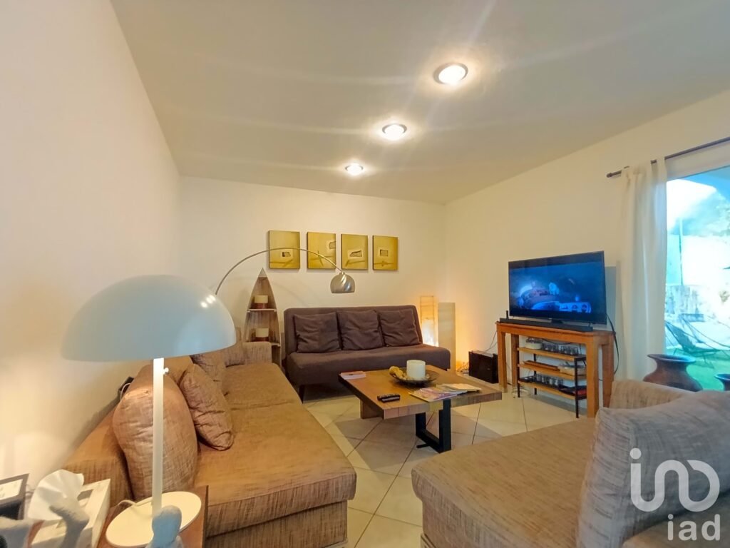 Casa con Alberca y Recamara en PB y Seguridad en Oaxtepec $5,500,000