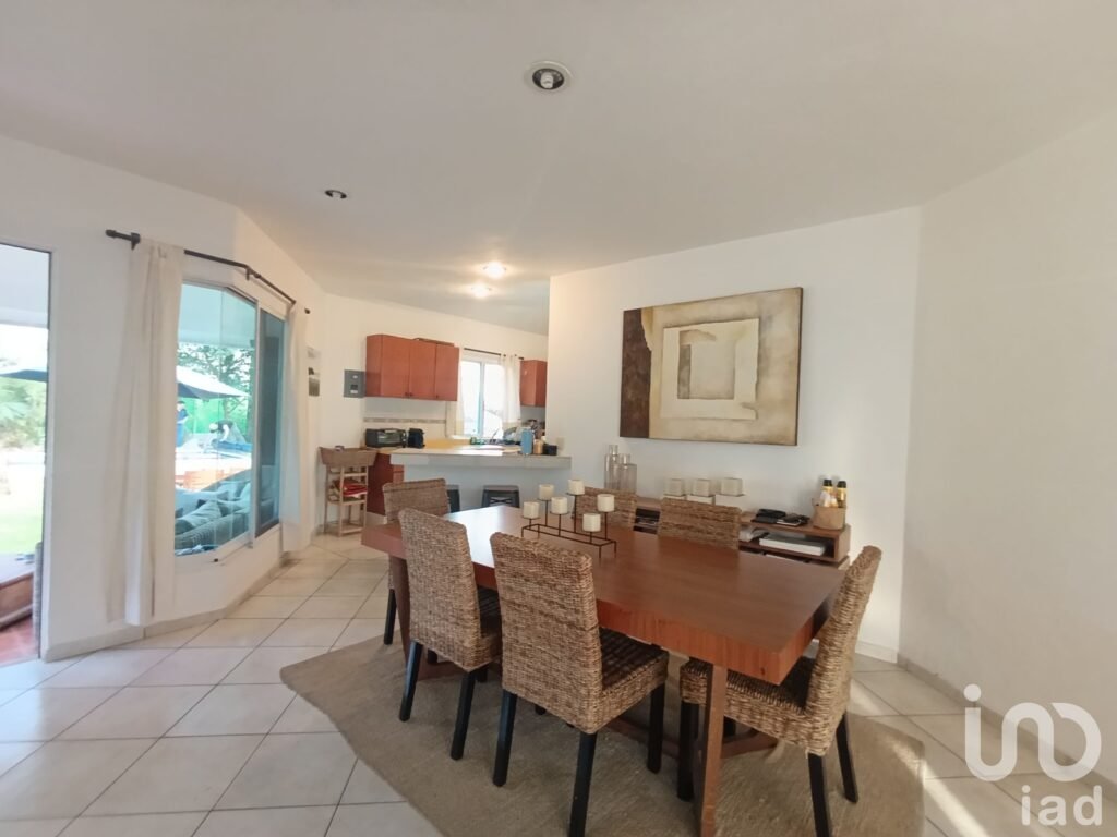 Casa con Alberca y Recamara en PB y Seguridad en Oaxtepec $5,500,000